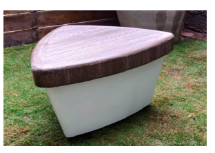 Triangular Seater-L 30-W 24-H 20